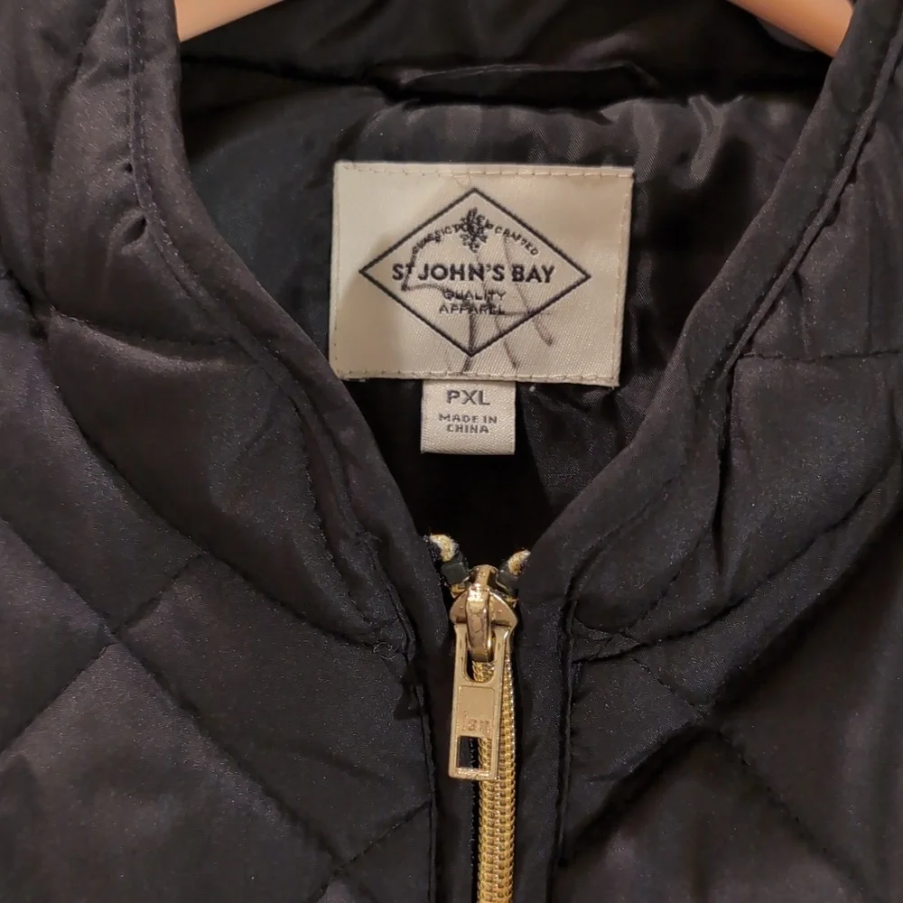 St John's Bay Puffer Zip-up Vest Black 2 Pockets Gold Snaps & Zipper SzPXL EUC - Picture 2 of 10